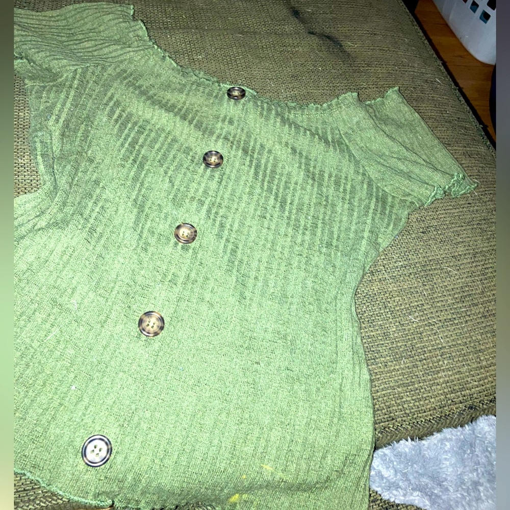 Green T-shirt dressy